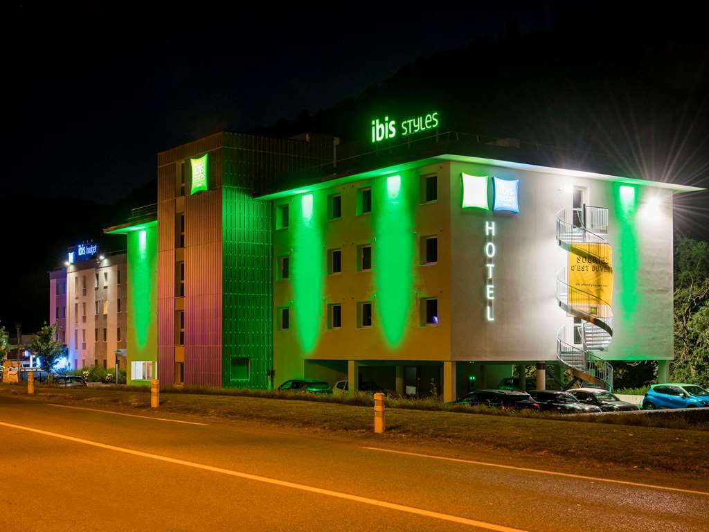 ไอบิส สไตล์ ซาล็องช์ แปย์ ดู มงบล็อง Hotel ภายนอก รูปภาพ
